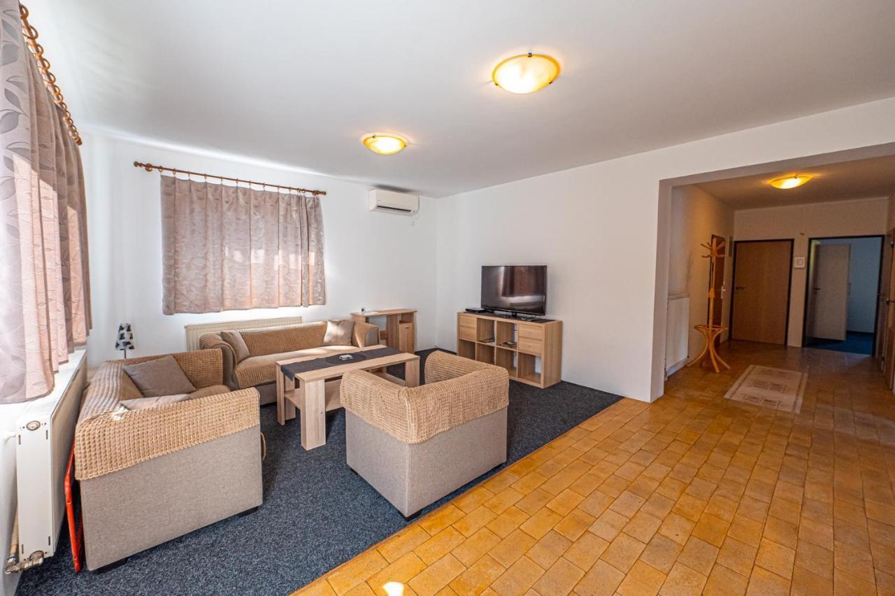 Xlsuite Apartment Comfort ピエシュチャニ エクステリア 写真
